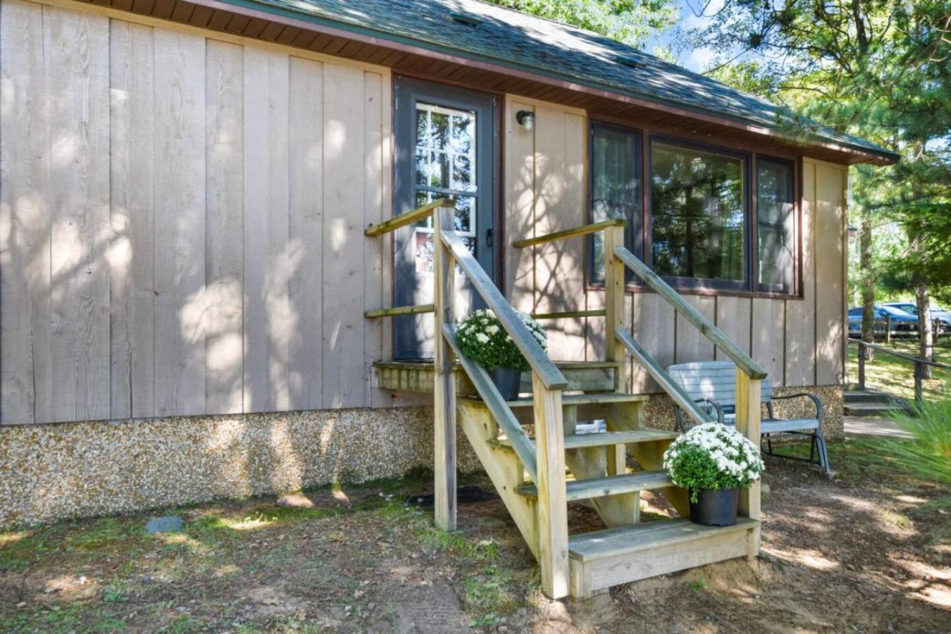 Bayview Resort Sunset Lookout Cabin 6 Saint Germain Exterior photo
