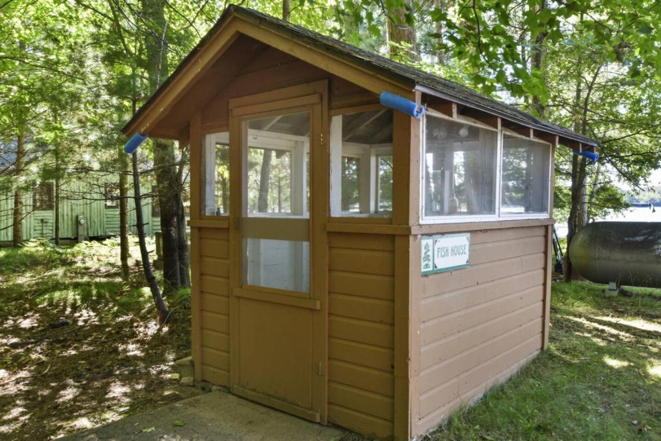 Bayview Resort Sunset Lookout Cabin 6 Saint Germain Exterior photo